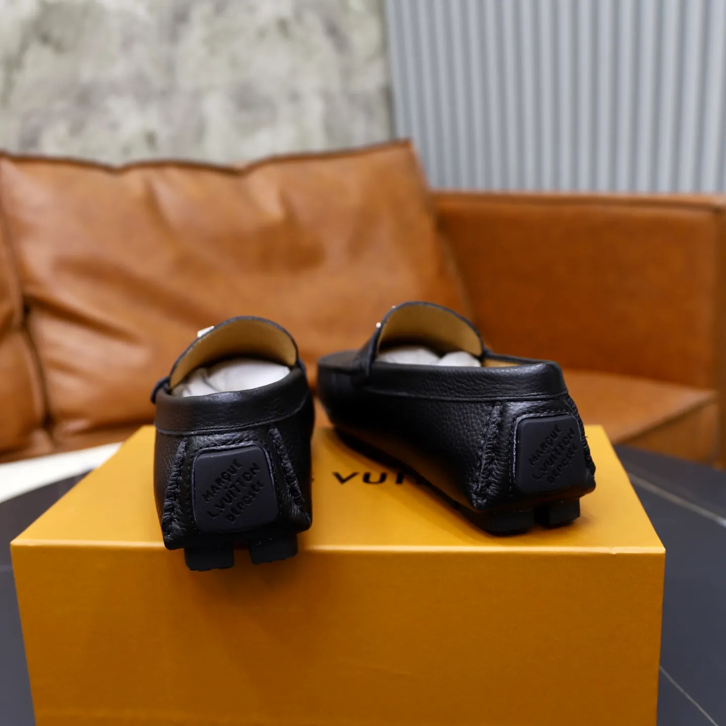 Ex-factory price: 480💰【LV】Louis Vuitton ⚠️High-end men’s driving and pedal series ⚠️38-44 (customized for 45) ⚠️All original cowhide leather! Thick and soft! Made entirely of calfskin lining! Rubber sheet anti-slip beanie sole! Three-dimensional package technology! Fashionable and classic! Handicrafts! Original high quality! Feel free to compare!